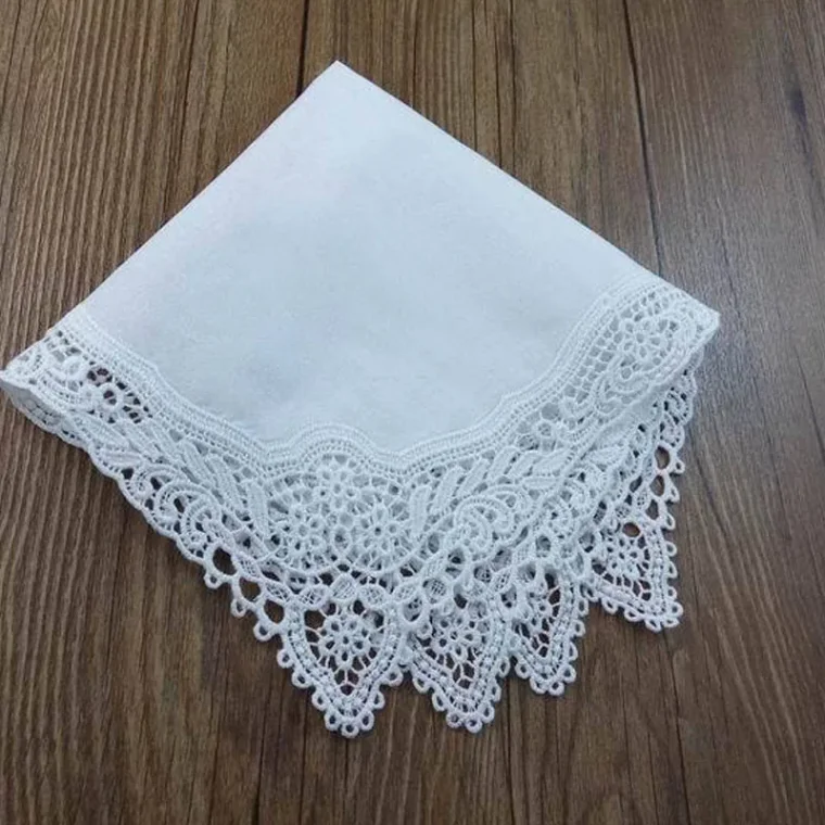 Handcrafted weaving design with unique details